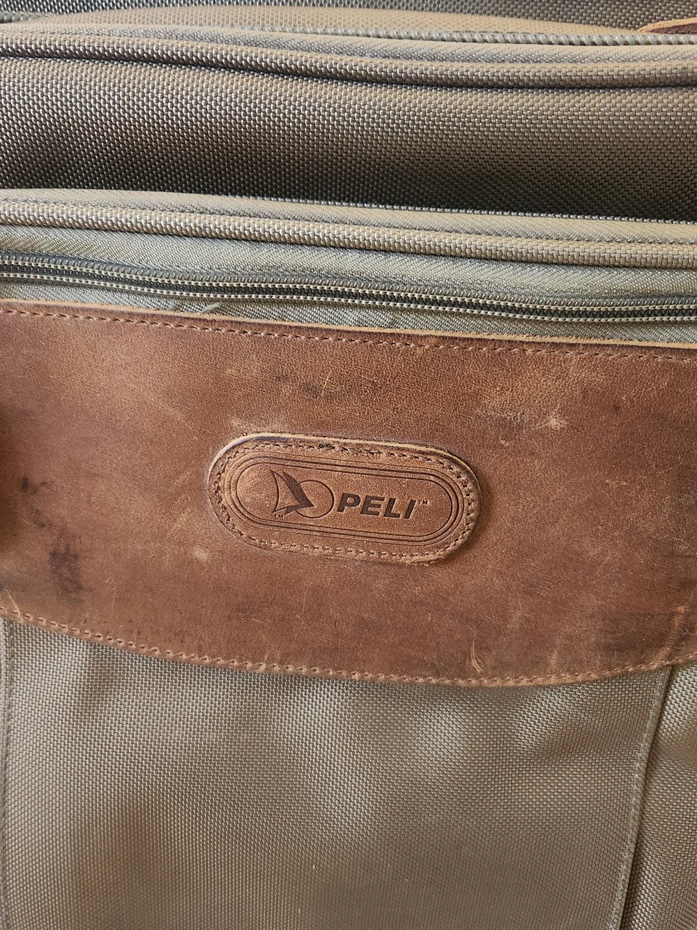 PELI 3 IN 1 CAMERA/DETACHABLE LAPTOP BREIFCASE/LUGGAGE ROLLING CARRY ON BAG